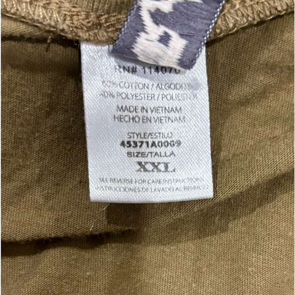 T-Shirt - Picture 2 of 3